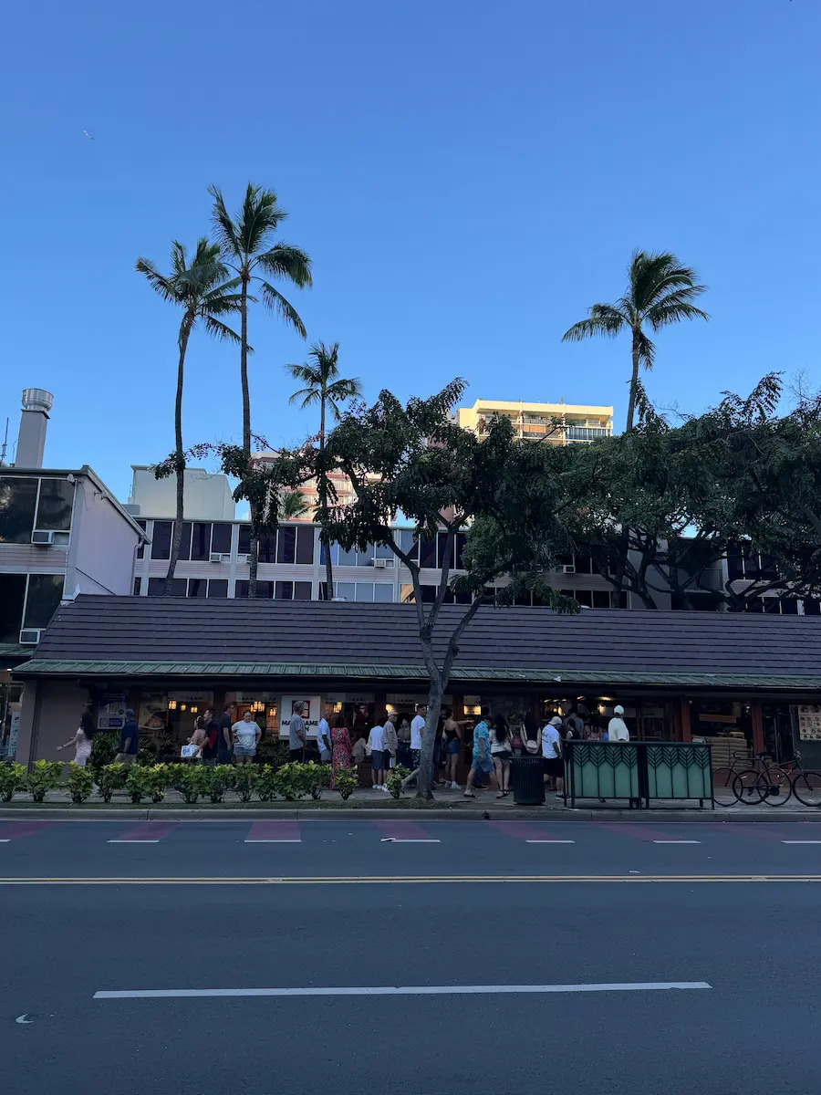 와이키키 마루카메 우동 건물