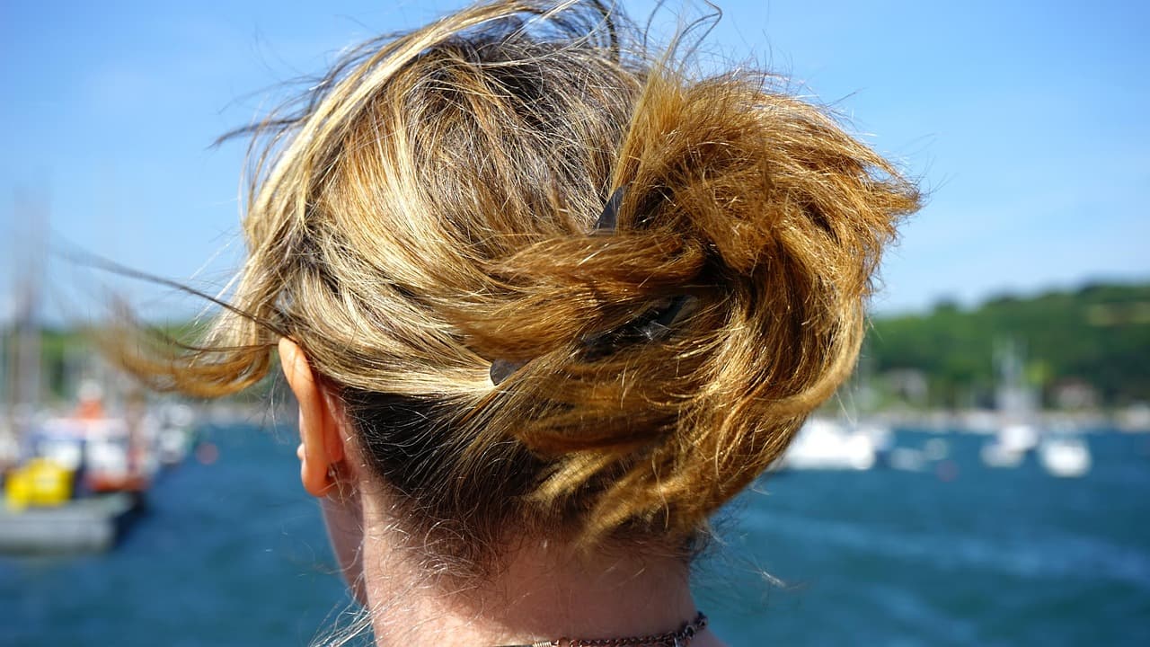 중장년 여성 탈모, 원인과 생활 관리법 제대로 알기