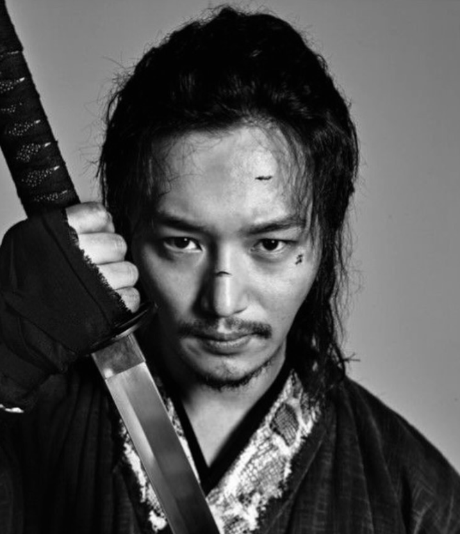 변요한 배우 프로필 드라마 영화 작품활동 열애 결혼 반려견 사진