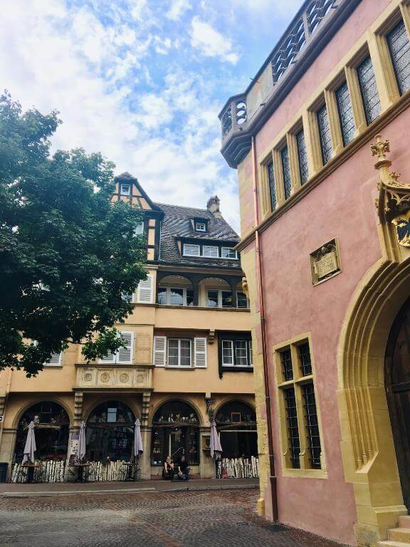 구시가지에 위치한 호텔