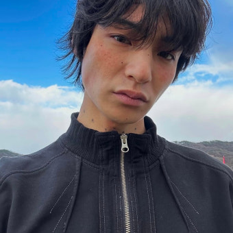 채종석 나나 ❘모델 채종석 한소희 -1