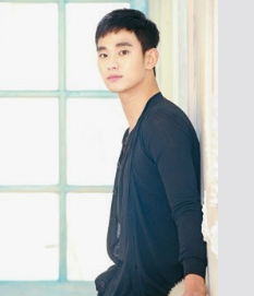 배우 김수현 태국팬미팅 배드민턴 논란