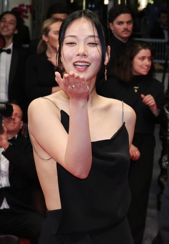 송중기 칸