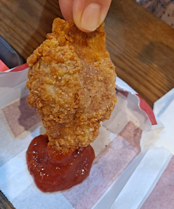 KFC 닭껍질 비주얼