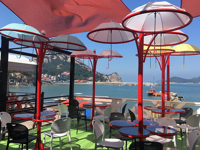 호떡당-테라스-우산지붕-테이블