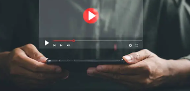 "누구나 창작자가 될 수 있다" – 유튜브의 탄생과 플랫폼 비즈니스 전략