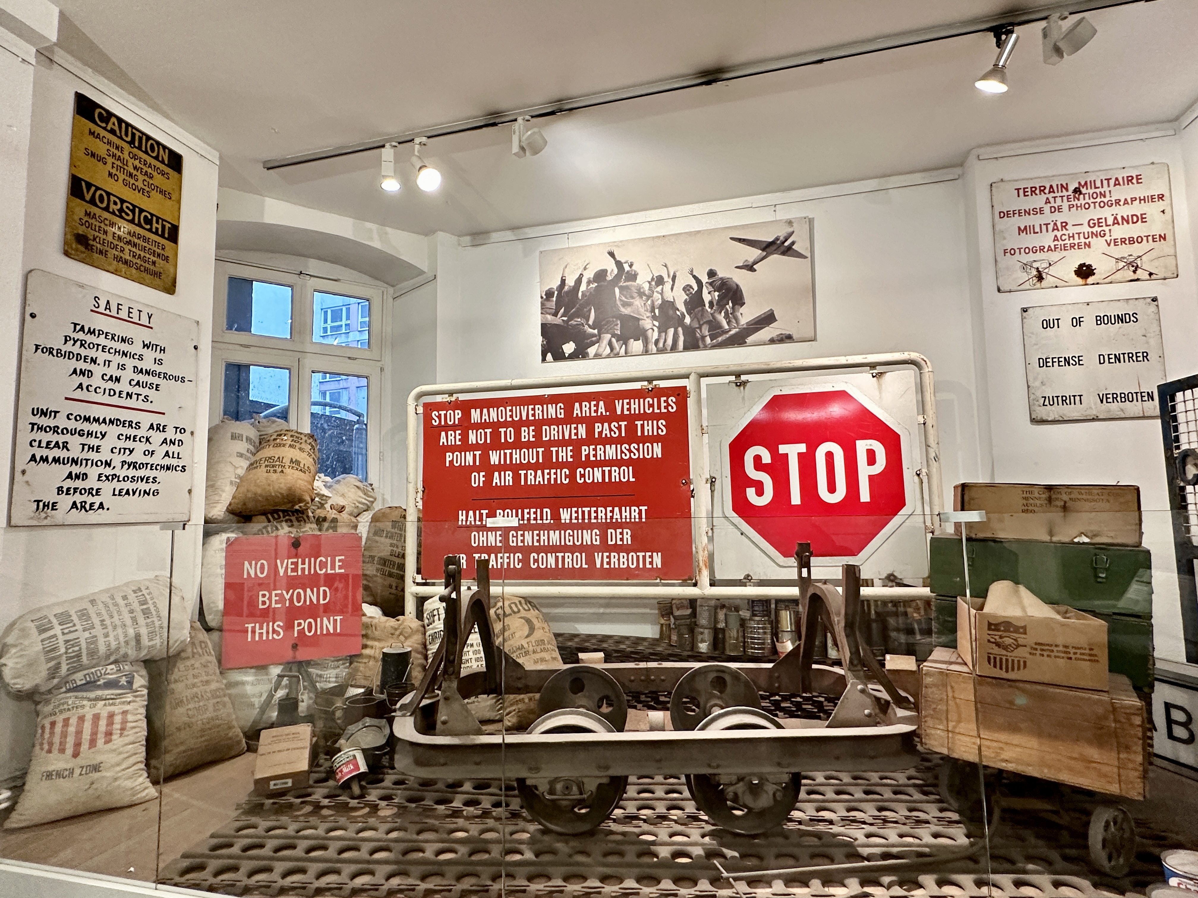 체크포인트 찰리 박물관 전시품