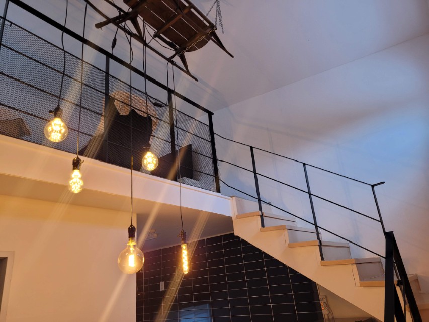 고성 써니힐펜션 복층 객실 내부