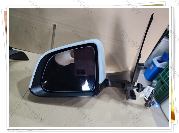 테슬라 모델Y 주니퍼 중고 사이드미러 거울부