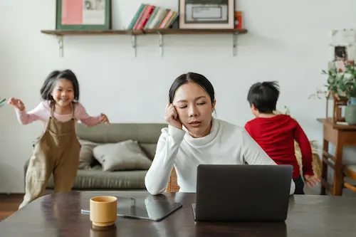 아이의 에너지는 무한대입니다