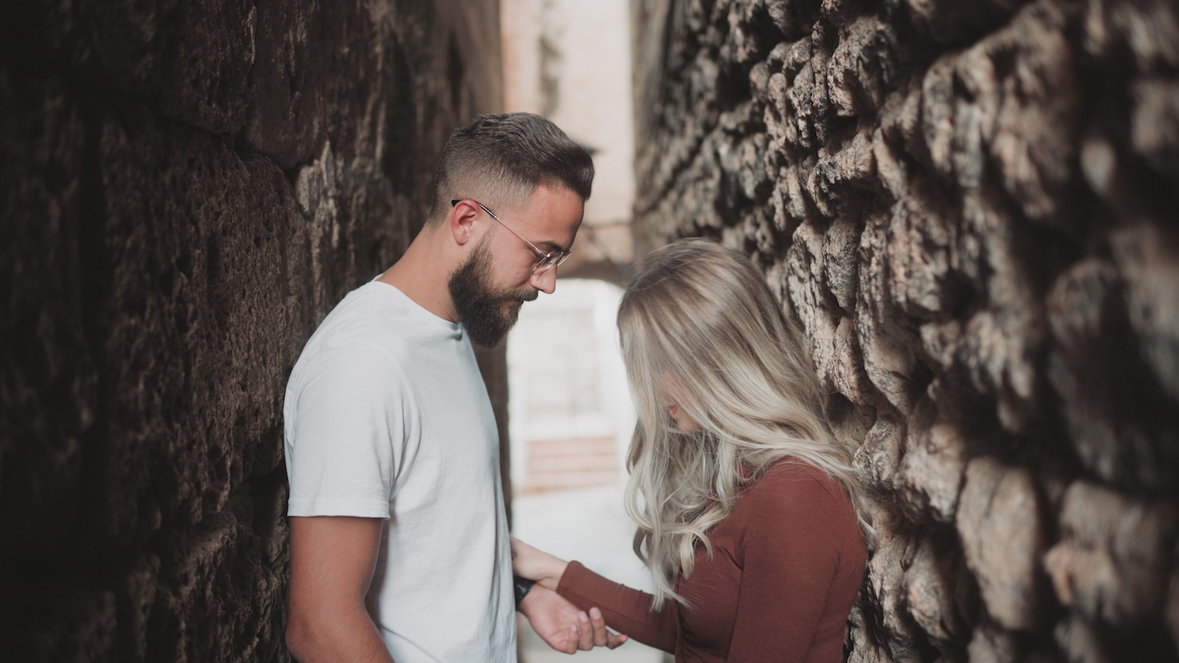 촉탁, 어떤 분야에서 활용할까? | 촉탁의 다양한 활용 사례