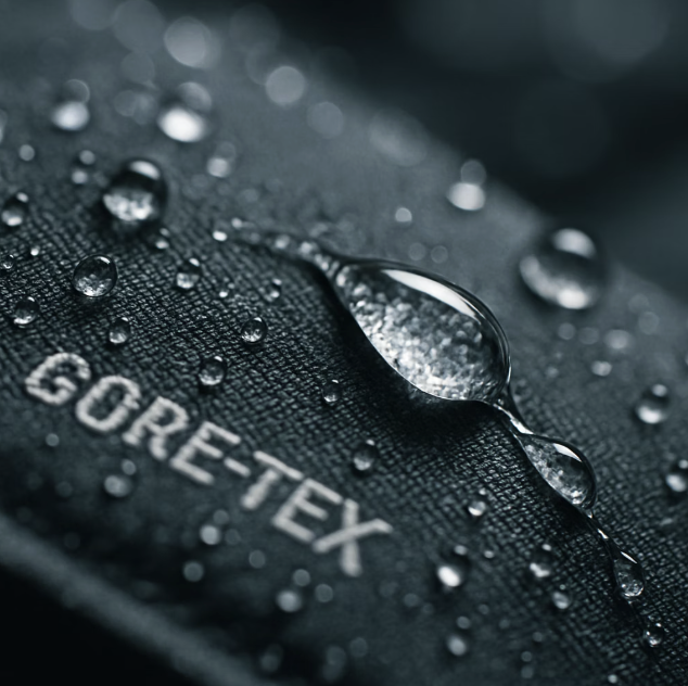 이유 1. 갑작스러운 비에도 완벽한 방패, 방수 기능