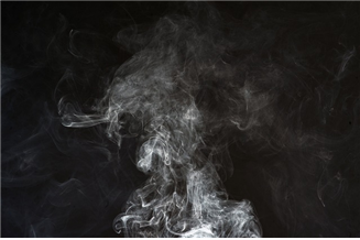 연기가 자욱한 사진