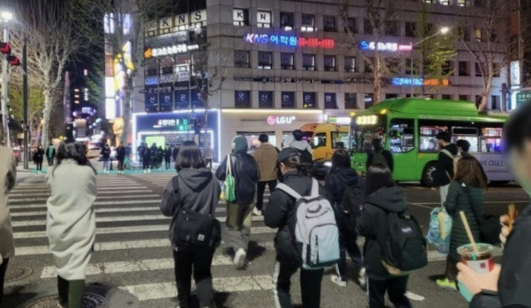 아이 수능 앞두고, 엄마가 더 바빠지는 이유