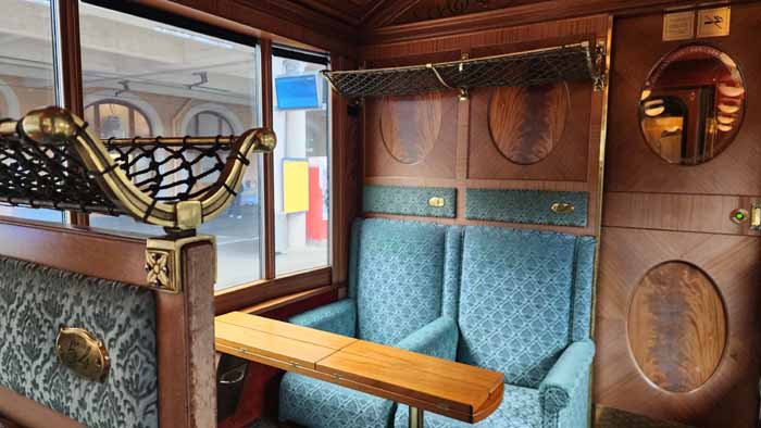 실제로 보면 더욱 더 설레는 로맨틱한 "벨 에포크"의 특별함.