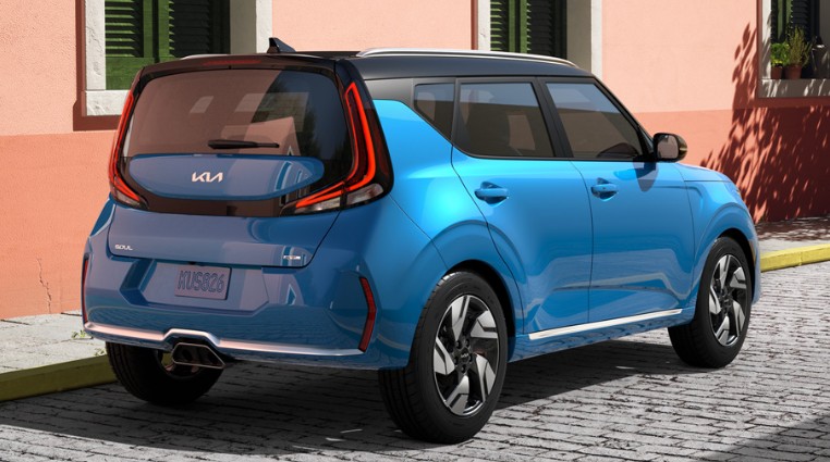 시니어, 장년층을 안정적이고 실용적인 SUV 추천 - 기아 쏘울