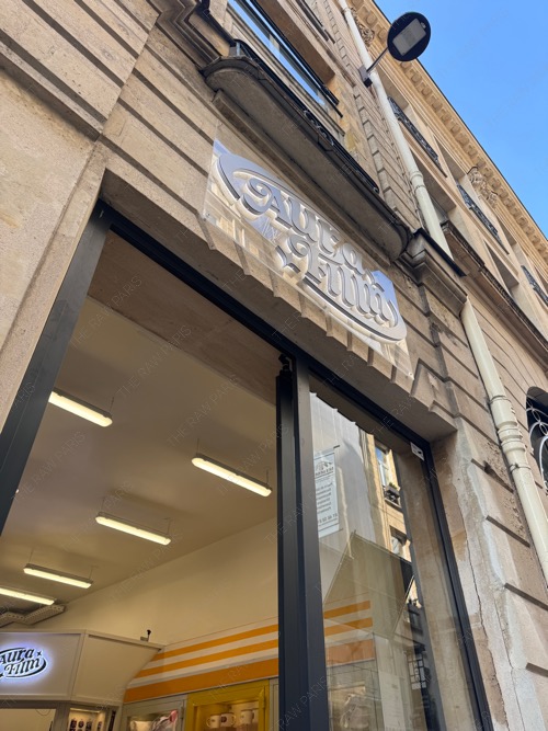 오츠카페 바로 앞에 인생네컷이 있어요