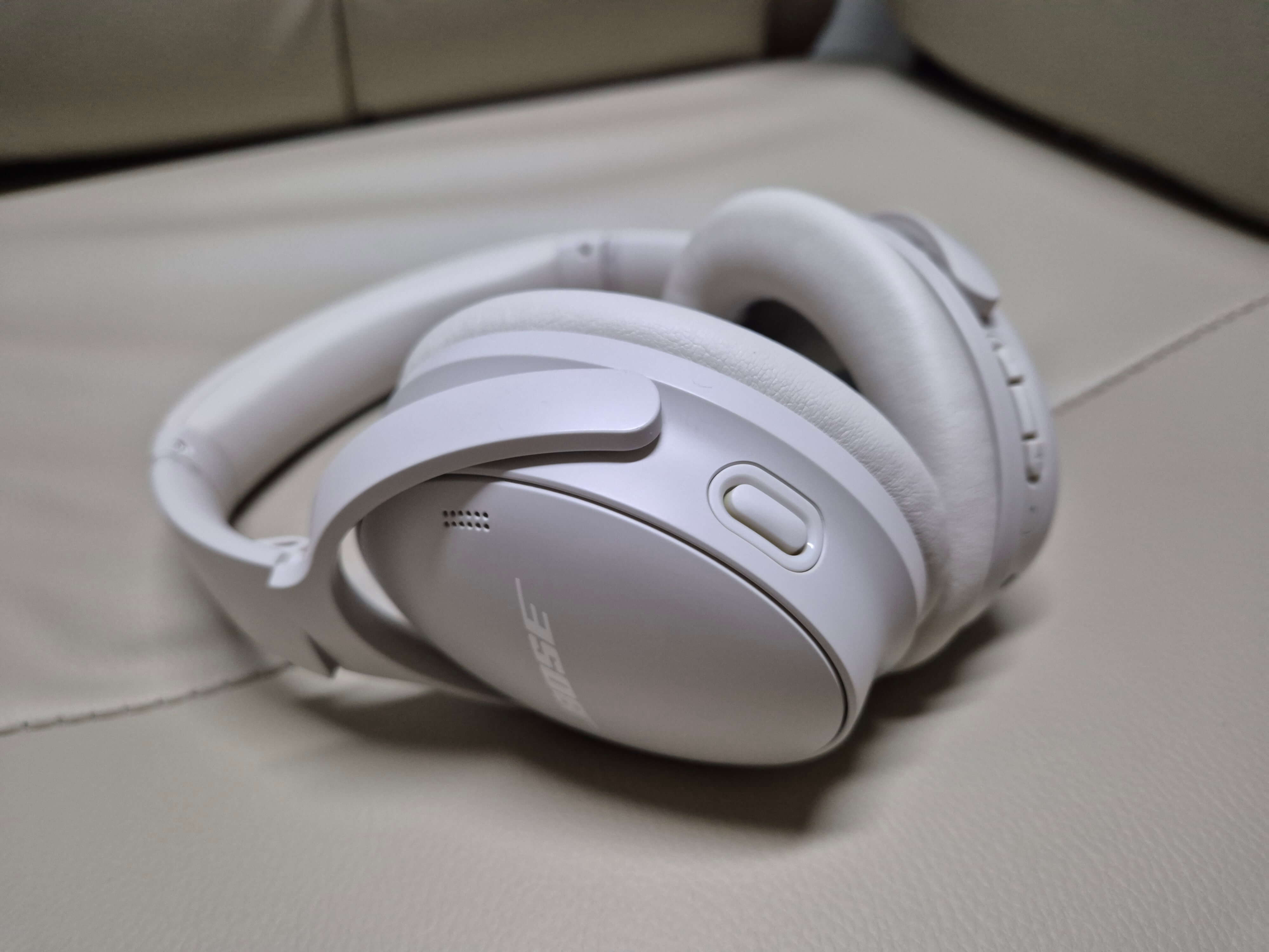 QC45 옆면