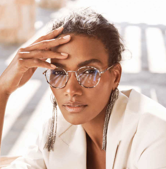 긱시크와 올드머니 룩에 어울리는 2024년 안경 트렌드_올드머니 룩_BRUNELLO CUCINELLI