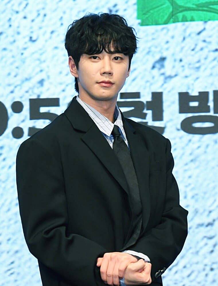 배우-이준영