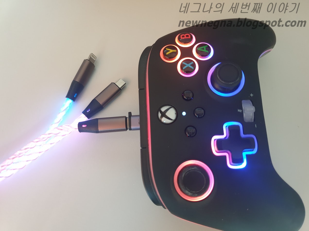 젠더를 연결하고 케이블을 체결했을 때.