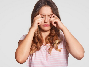 눈 실핏줄이 터지는 이유