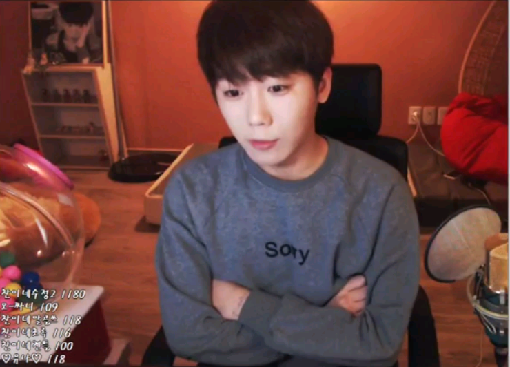 '궁금한 이야기Y에서 BJ 백승찬의 폭력, 도박, 마약 범죄를 일으키고 돌연 잠적한 이야기가 소개되었다.