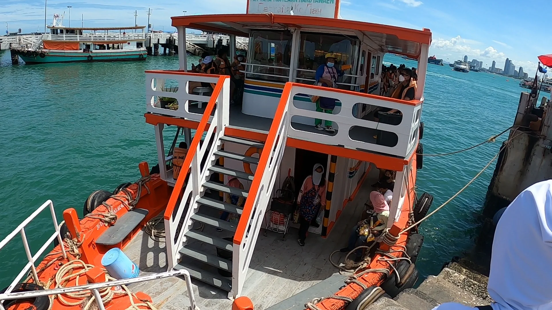 산호섬 가는 통통배 탑승 현장