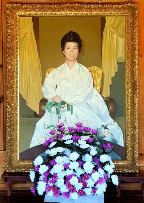 육영수여사