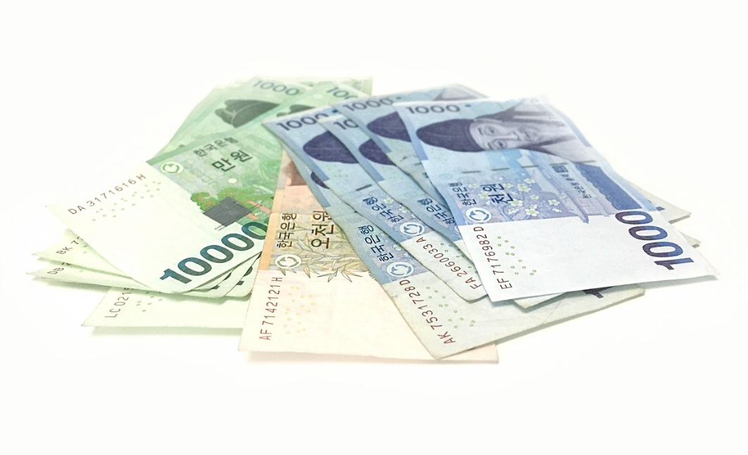 만원짜리 4개, 오천원짜리 1개, 천원짜리 5개