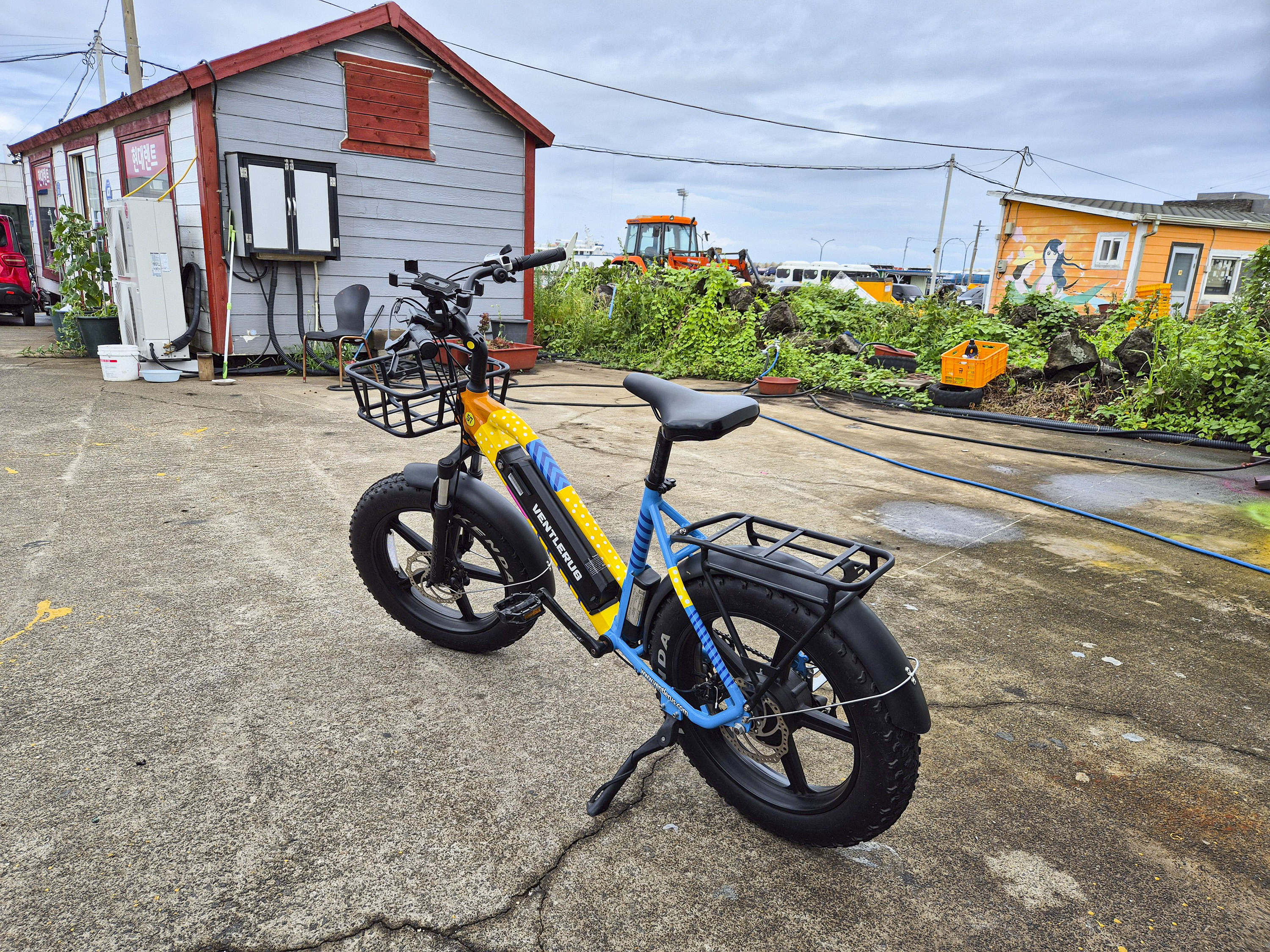 전기자전거 반납하는 모습