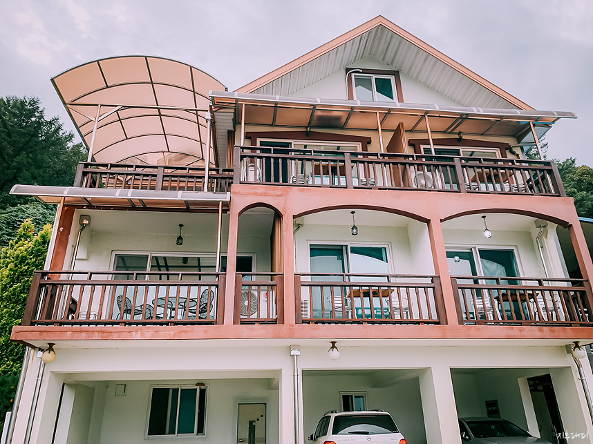 라호야 펜션 정면