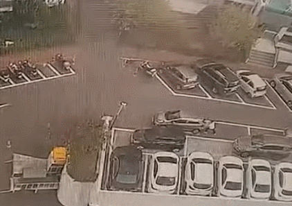 이중주차 밀다가