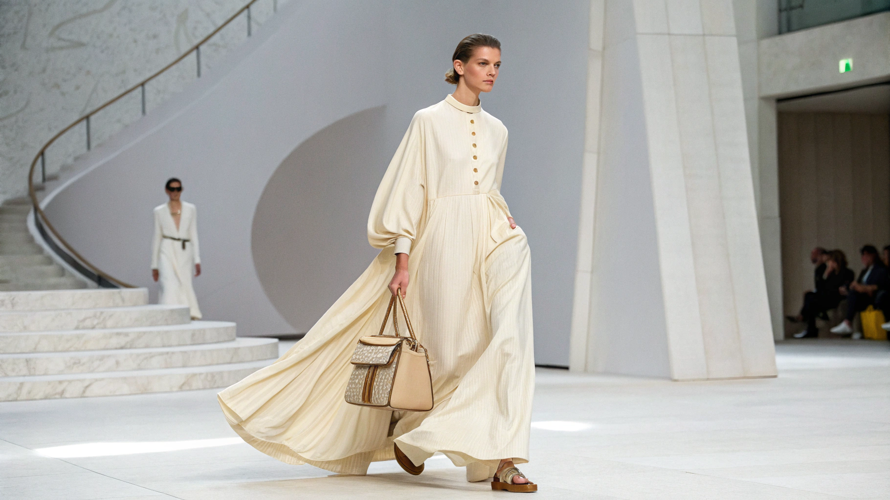 하이패션도 주목하는 조용한 서브컬처, 위스퍼코어