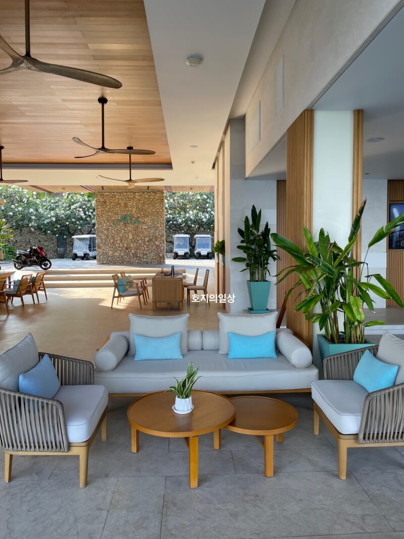 베트남 나트랑 미아 리조트 - 로비 쇼파 좌석