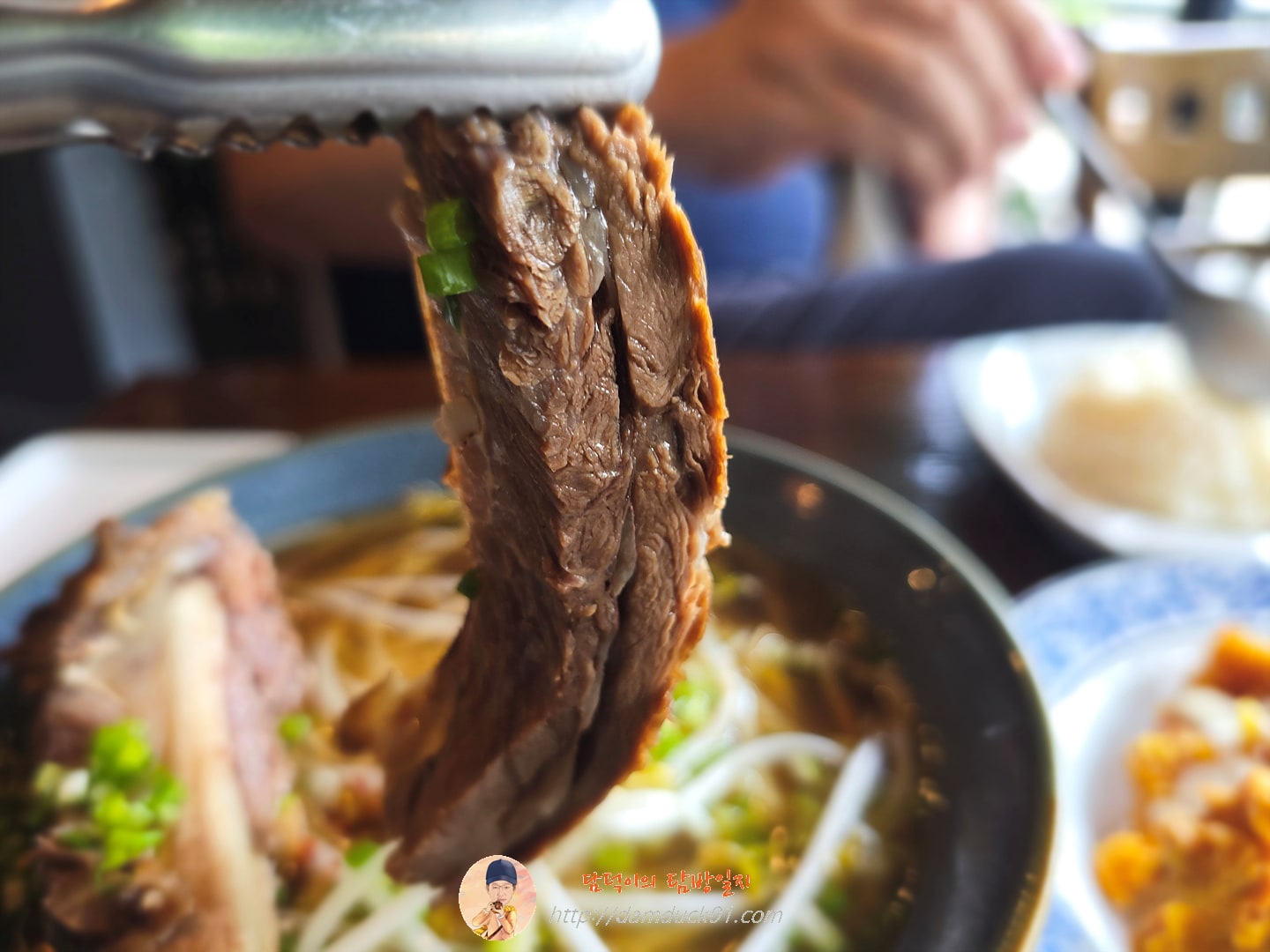 람부뜨리 쌀국수