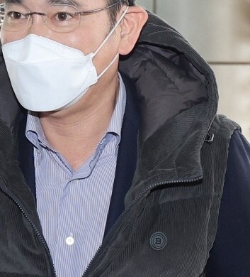 이재용 패딩조끼 브랜드 이름