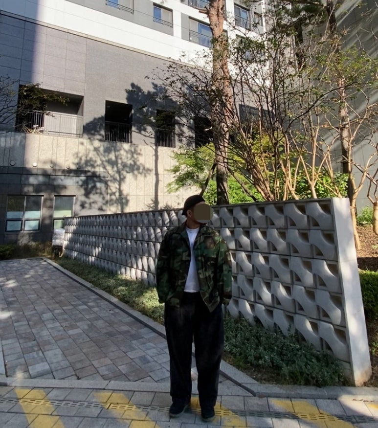 데일리룩('25. 10. 16.)자라 헌팅캡, 미군 미해병 야상 자켓 셔츠 밀리터리 자켓 셔츠, 무신사스탠다드 베이직 티셔츠, 무신사스탠다드 데님와이드 벌룬팬츠, 나이키 킹맨 레더