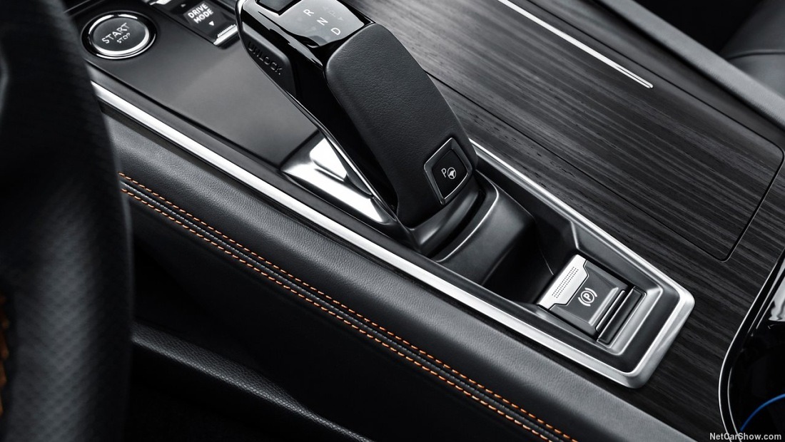 푸조 508 리콜 1열 기어노브 사진 출처 다음자동차