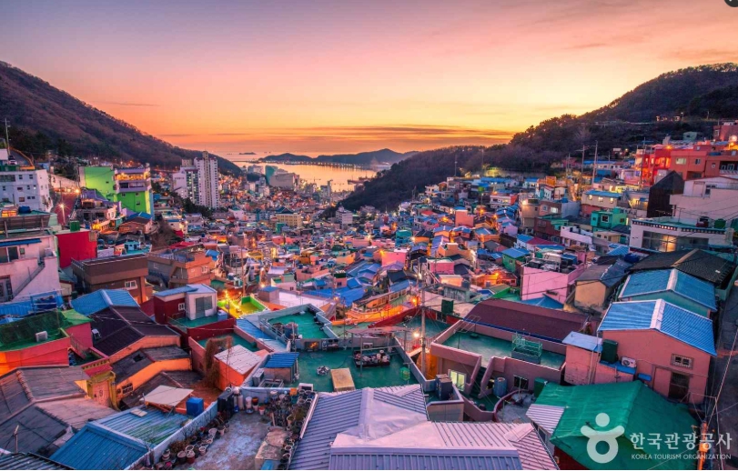 (부산) 감천문화마을 야경.