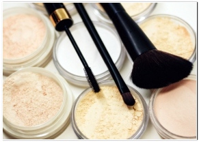 옷에 묻은 파운데이션 지우는법