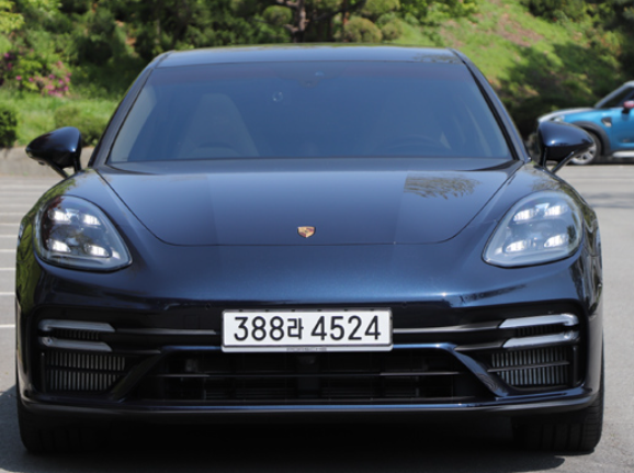 파나메라 전면부