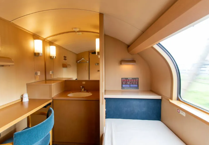 선라이즈 세토 이즈모 열차