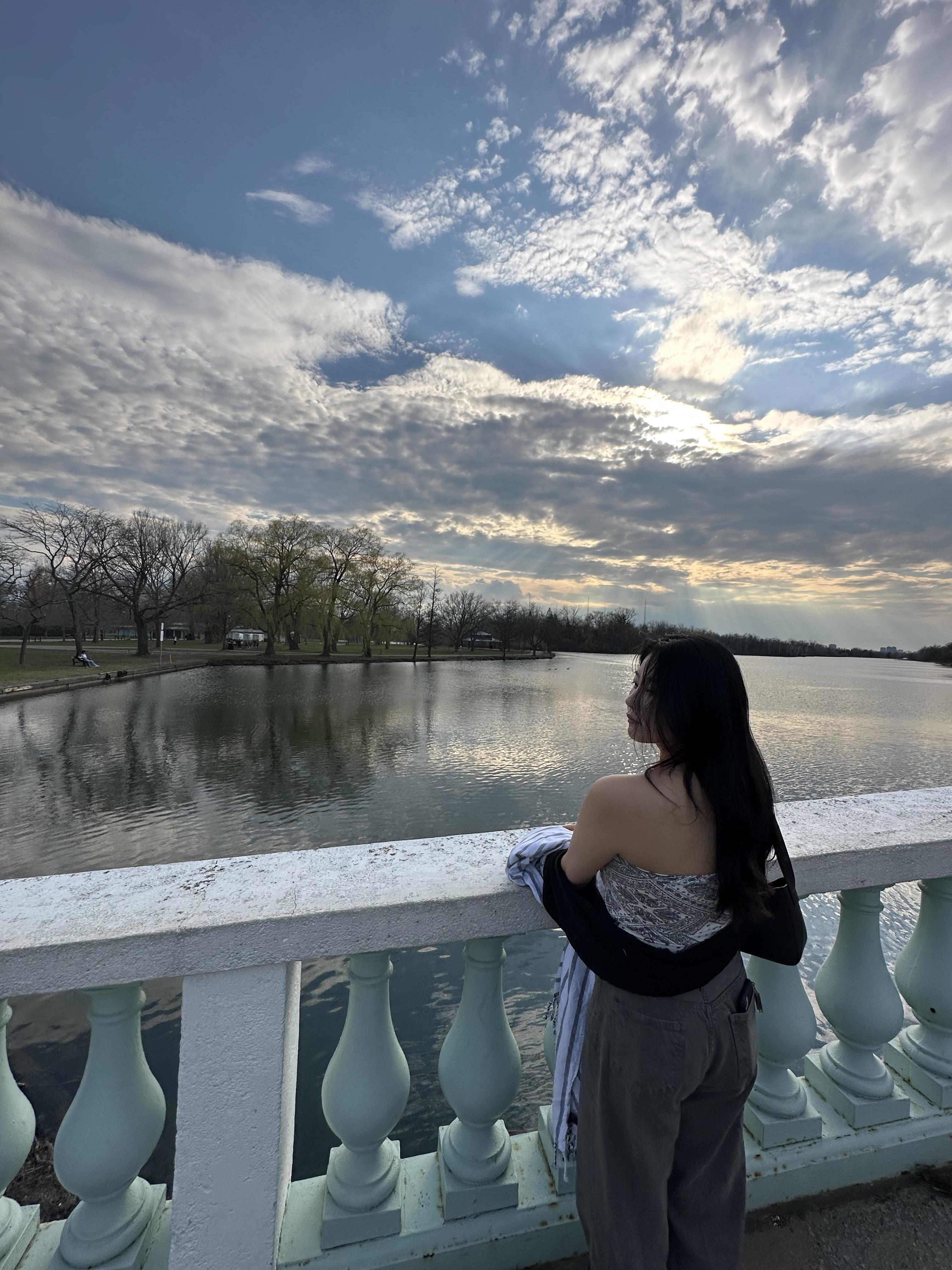 (왼) 하버프론트 강가 (오) 토론토아일랜드 전경사진