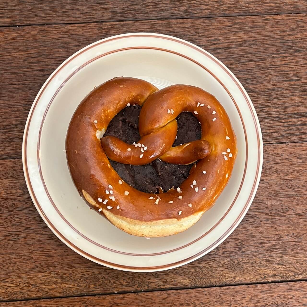 울산-앙버터-프레즐