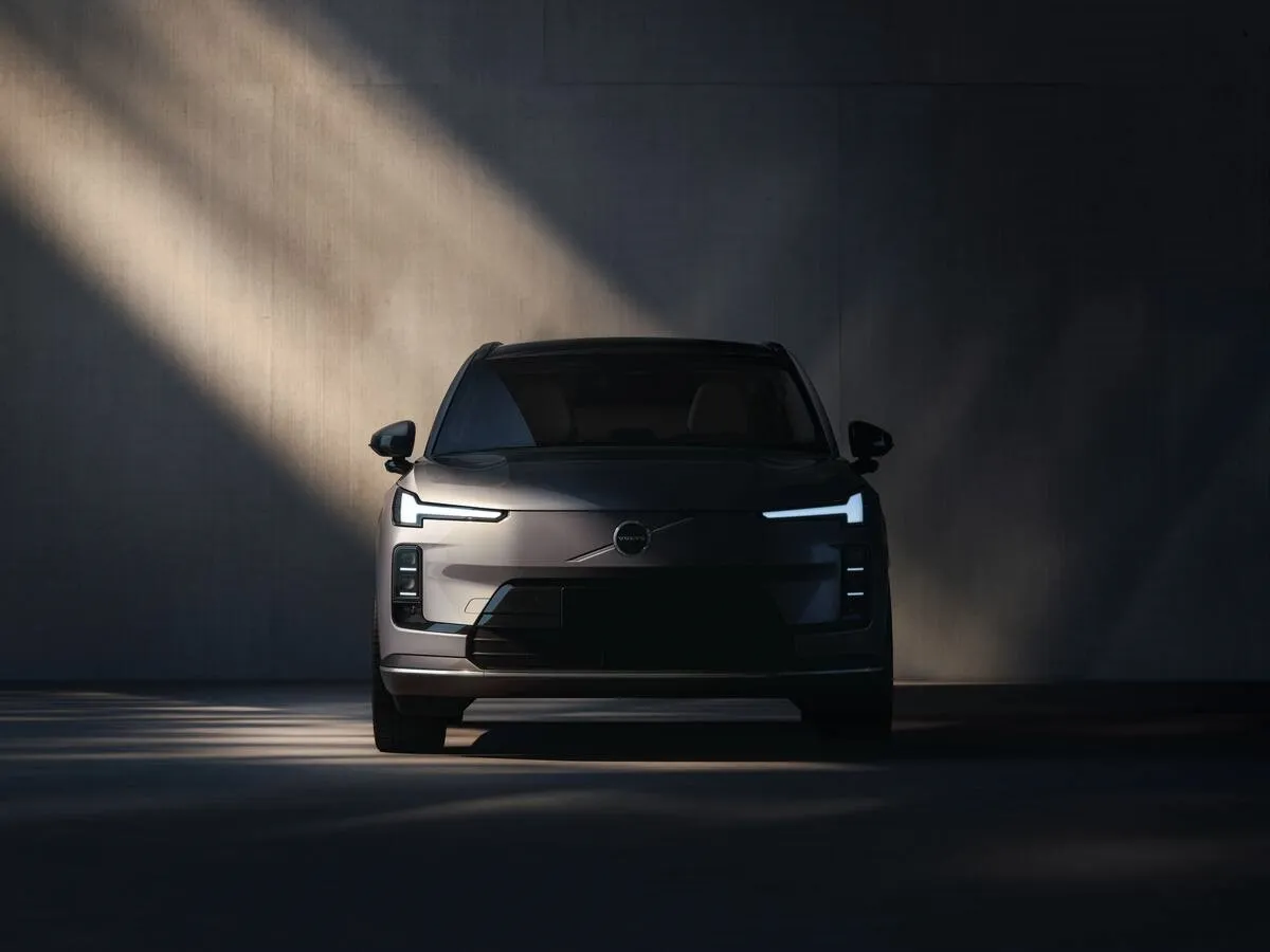 Volvo XC70 출시 정보 이미지