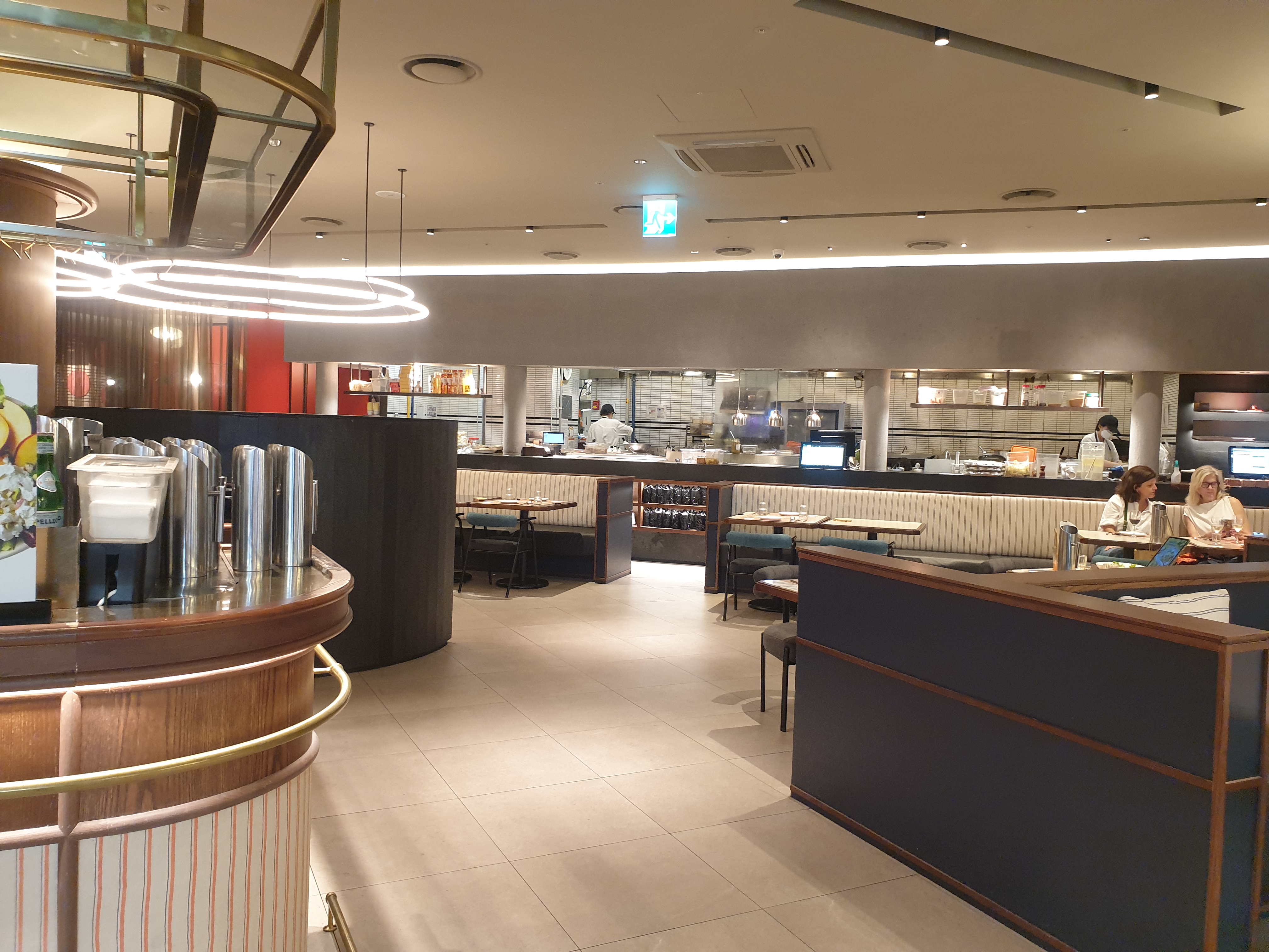 여의도 ifc몰 더플레이스 내부사진