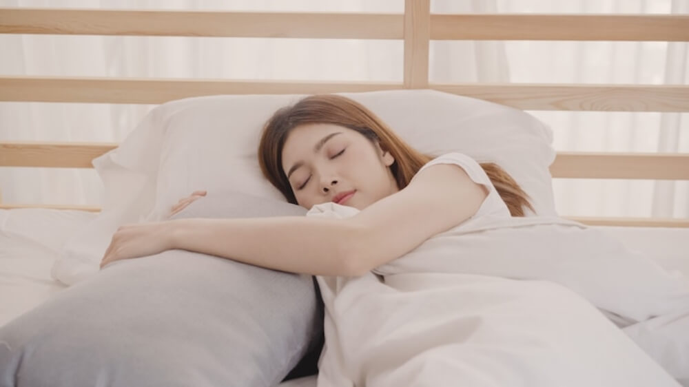 취침중인 여성
