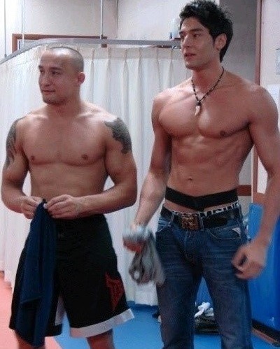 줄리엔 강 아버지 가족 형