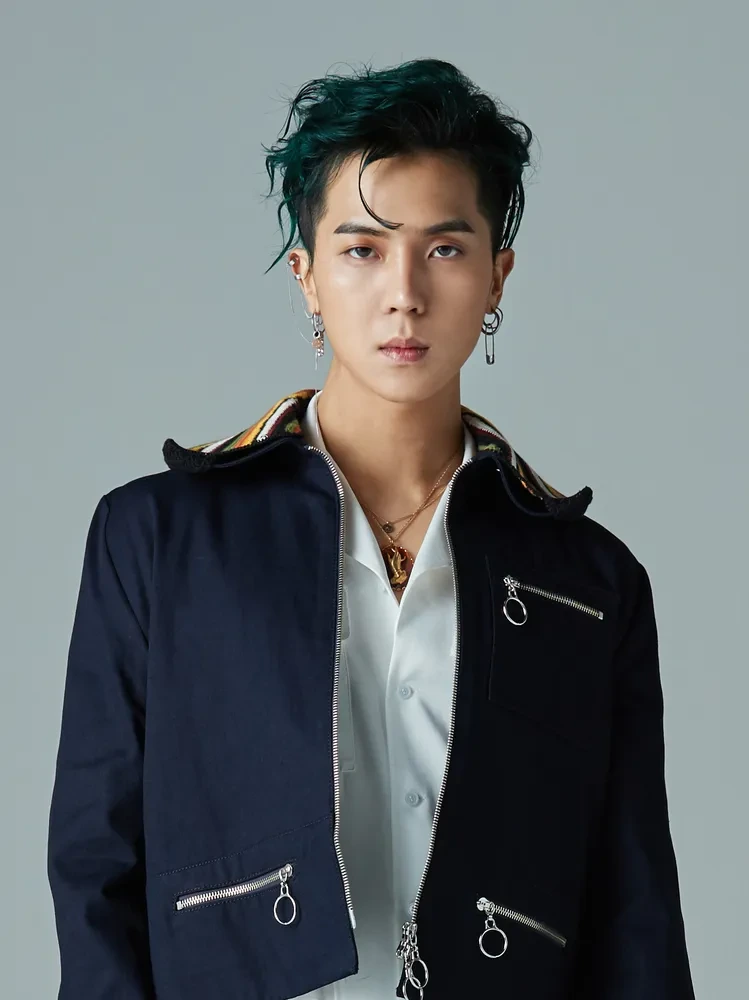 민